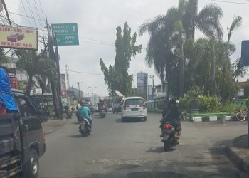 Lumayan, Lubang di Jl Wadungasri Sudah Ditambal