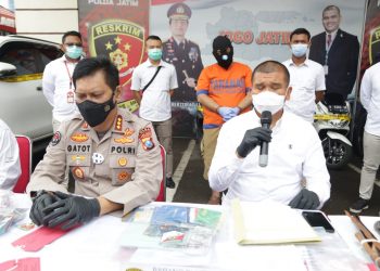 Bermodal Cek Palsu, Gelapkan  Dua Sertifikat