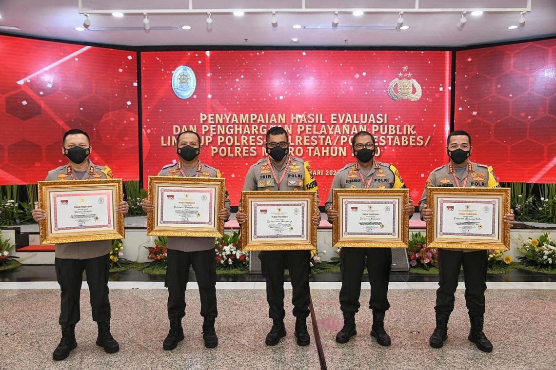 Polresta Sidoarjo Raih Penghargaan Pelayanan Publik Katagori Prima