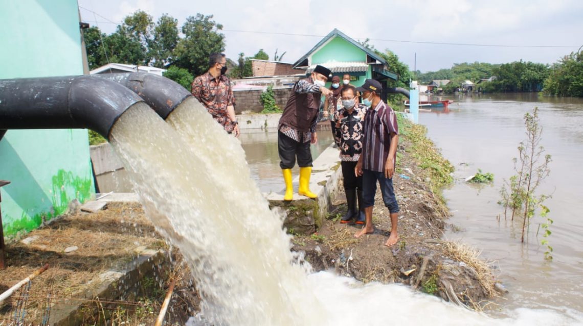 Banjir di Perumahan BCF dan Sidokare Parah