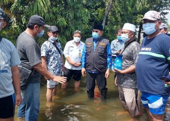 Warga Citraloka Mengungsi Akibat Rumahnya Terendam