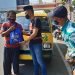 PWI Sidoarjo Bagikan Bingkisan ke Sopir  Angkot