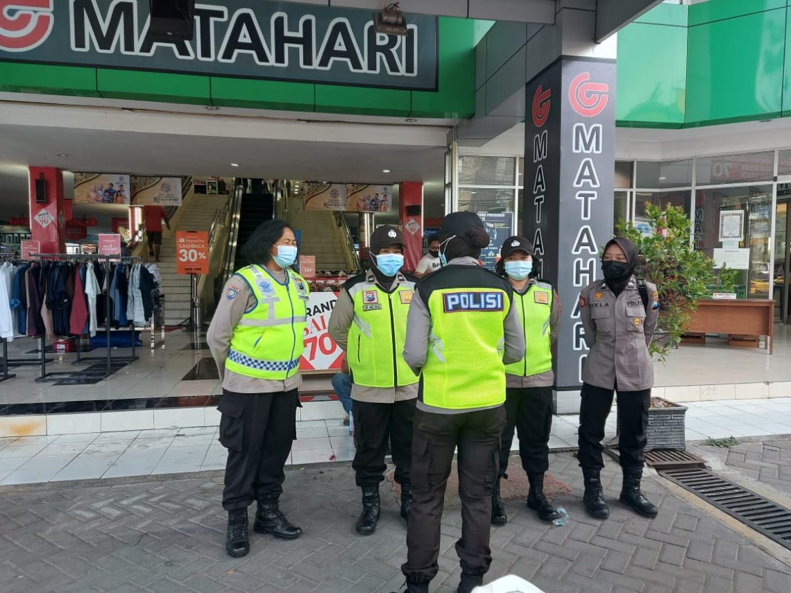 Polresta Sidoarjo Disiplinkan Pengunjung Mal