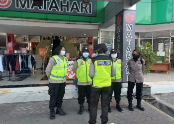 Polresta Sidoarjo Disiplinkan Pengunjung Mal