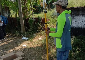Petugas Perkim Ukur Lahan RSUD Sibar