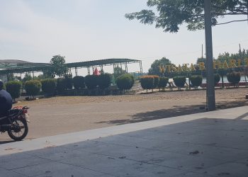 Tutupnya Dermaga Tlocor, Warung Lesehan Meratap