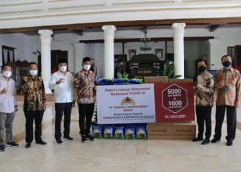 Tjandra Sugiharto Bantu 25 Ton Beras