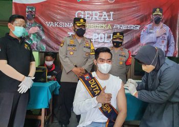 Kapolresta Tinjau Gerai Vaksin di Tambak Rejo
