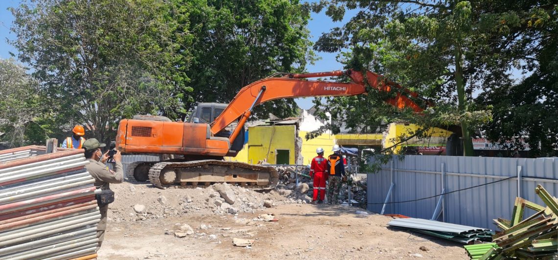 Pembongkaran Bangli Krian Kian Memperlancar Pembangunan RSD Sibar