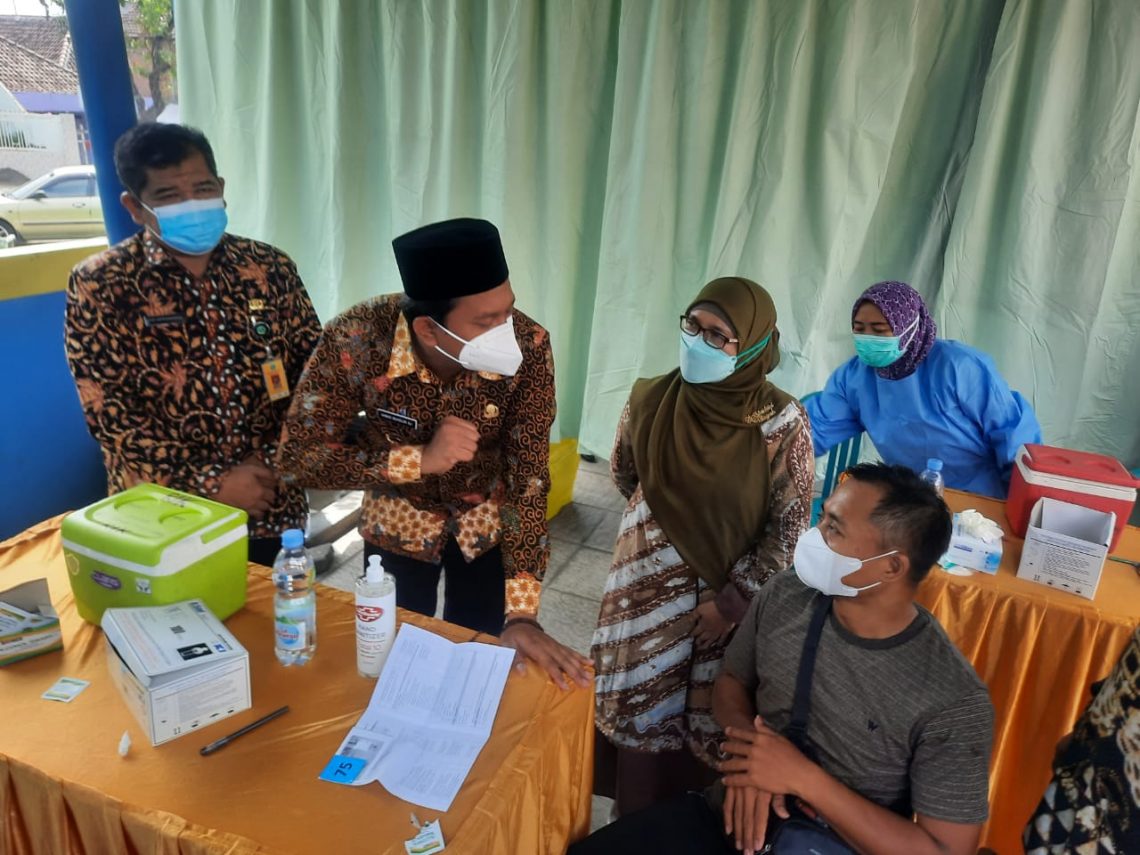 Bupati Muhdlor Hadiri Vaksinasi PD Aisyiyah di Tulangan