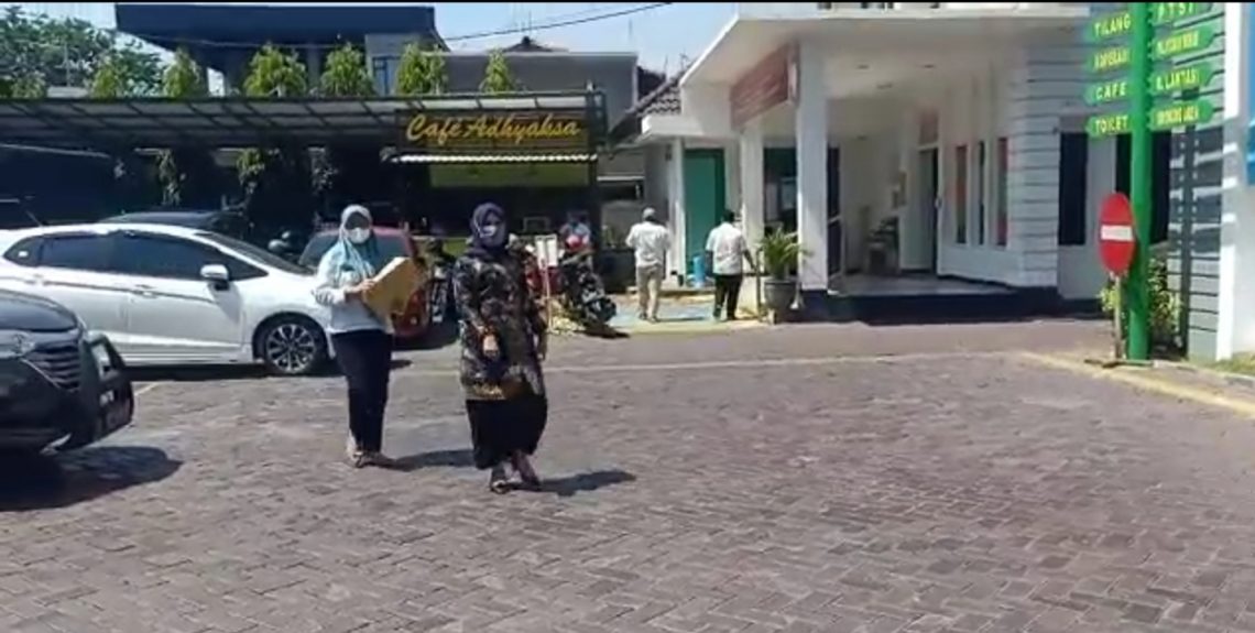 Kades Suko, Rokhayani, Penuhi Panggilan Kejaksaan