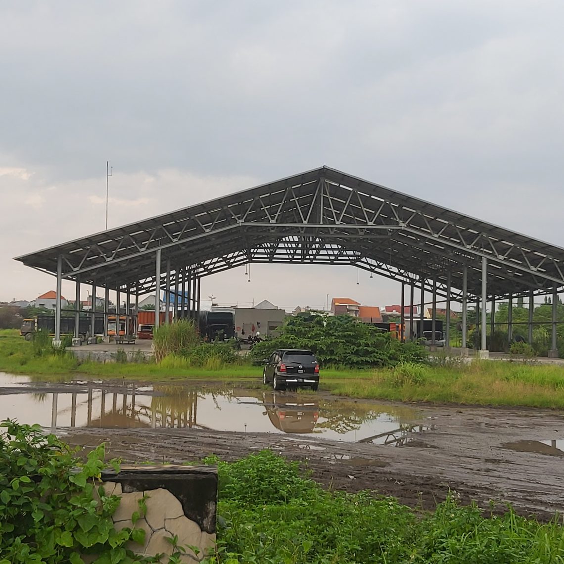 Pasar Unggas Sidoarjo Jadi Pangkalan Parkir Truk