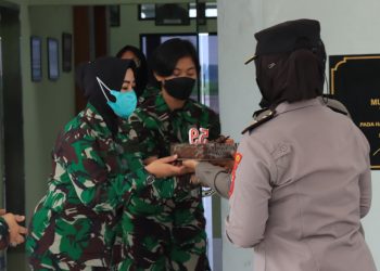 Kejutan Polwan di HUT Kowal