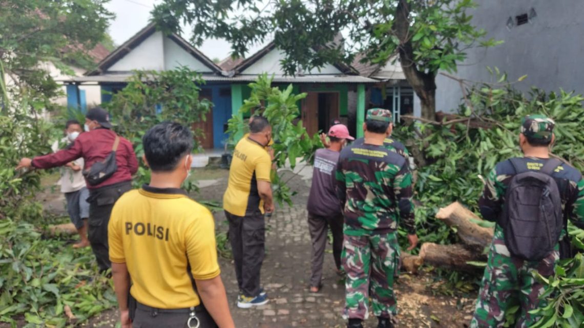 Tiga Desa di krian Disapu Puting Beliung