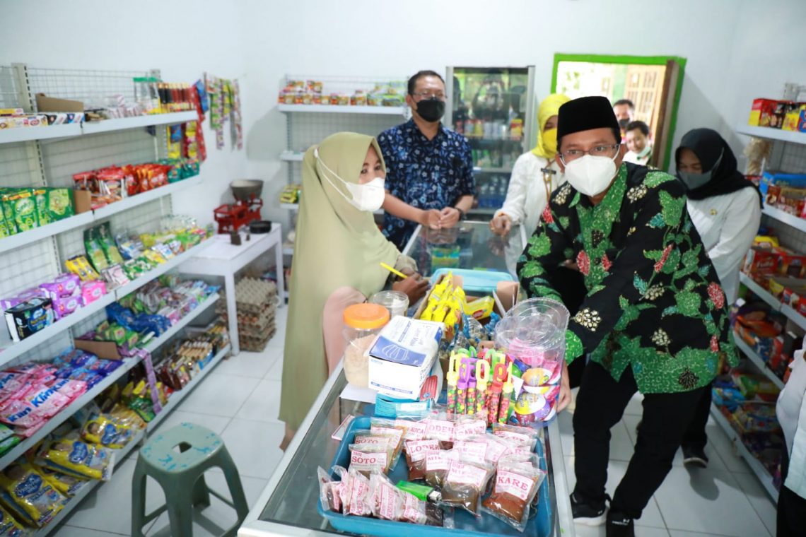 Bupati Muhdlor Luncurkan Program Bedah Warung