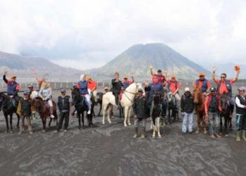 Gubernur Khofifah Ajak Masyarakat Bersyukur Jatim Miliki Bromo dan Ijen