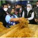 Gubernur Khofifah Resmikan Peluncuran 15 Dump Truck