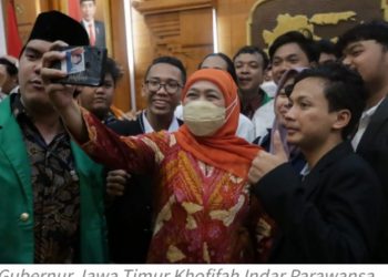 Gubernur Khofifah Minta Mahasiswa Bangun Negeri ini Sepenuh Hati