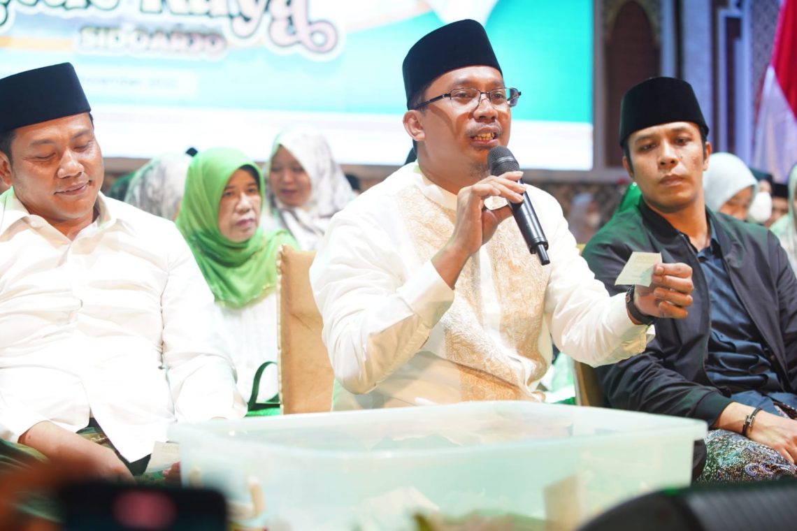 Jama’ah NU Padati Parkir Timur GOR Sidoarjo Untuk Bersholawat