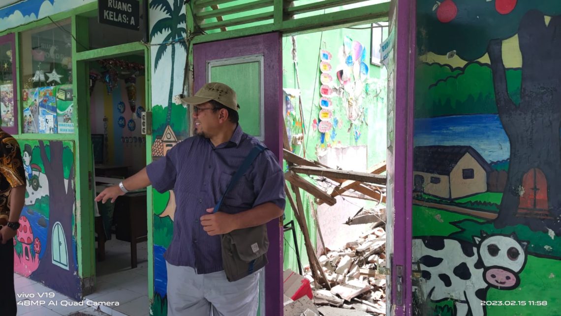 Gedung SDN Popoh Ambruk