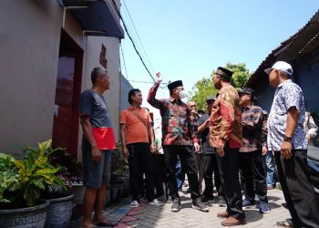 Bupati Muhdlor Mengecek Kerusakan Rumah Korban Angin Puting Beliung di Wage