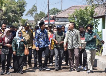 Gus Muhdlor Pantau Betonisasi Banjarpanji, Tanggulangin