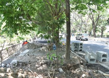 Trotoar Lingkar Barat dipercantik