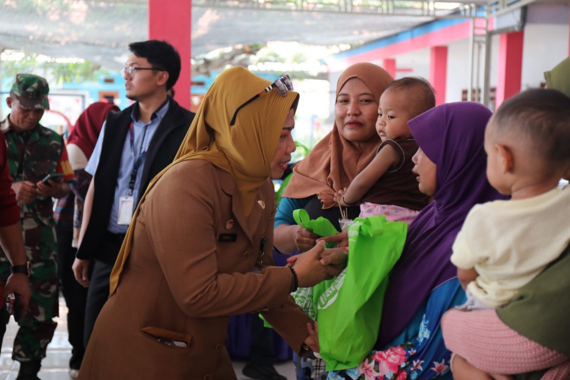 10.908 Keluarga Resiko Stunting (KRS) Pemkab Sidoarjo Dibantu Daging Ayam dan Telor