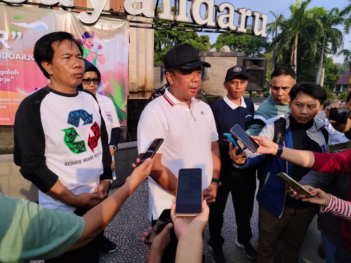 Pj Bupati Isa Anshori Komandoi Kerja Bhakti Masal PNS