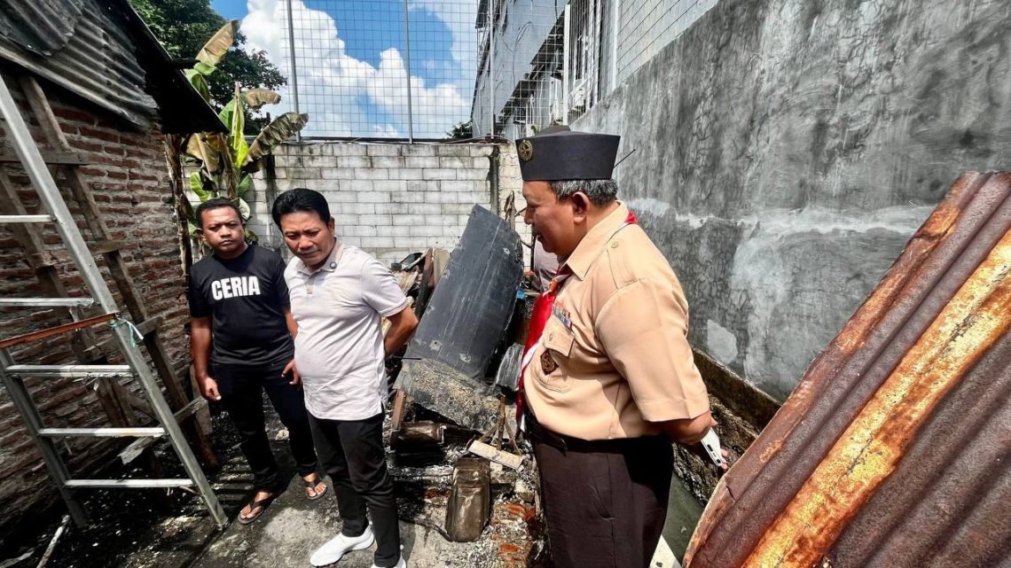 Plt Bupati Subandi, Perbaiki Rumah Bu Kasmini yang Rusak Akibat Kebakaran