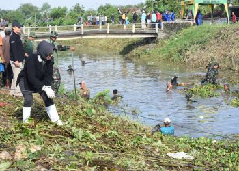 Sekda Fenny Apridawati Pimpin Jihad Pemel Sungai Kedungsumur
