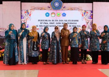 Wabup Mimik Berbagi Pengalaman Dengan Istri Bupati/Walikota Se Bakorwil III Malang