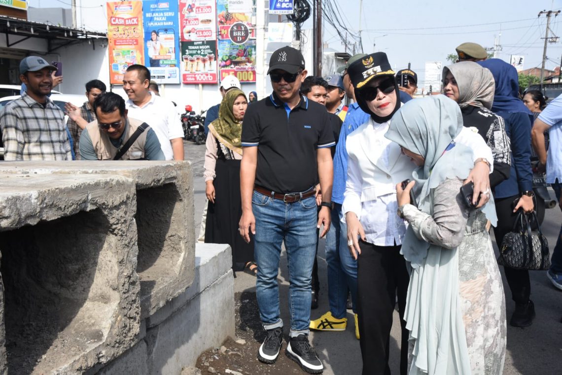 Wabup Sidak Proyek Alon-alon Sidoarjo