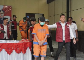 Wanita Misterius di Balik OTT Kades