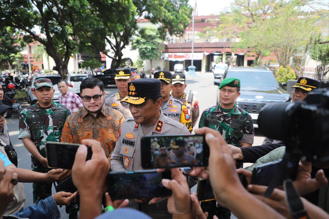 Kapolda Tinjau Titik Kerusakan di Kediri