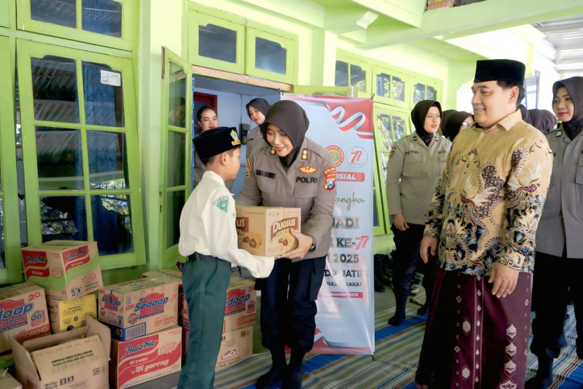 SPN Polda Jatim Sentuh Hati  Anak Yatim