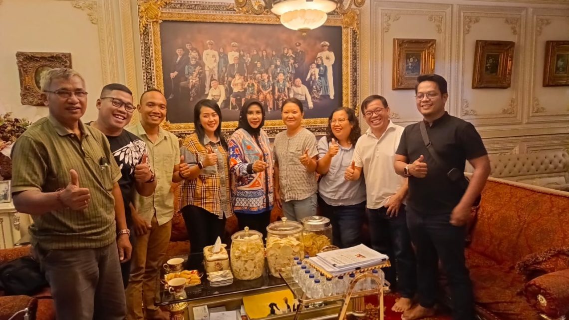 Warga Mutiara City Adukan Pengembangnya