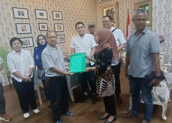 Warga Mutiara Regency Pertanyakan Surat Dirjen Untuk Membongkar Tembok Pembatas