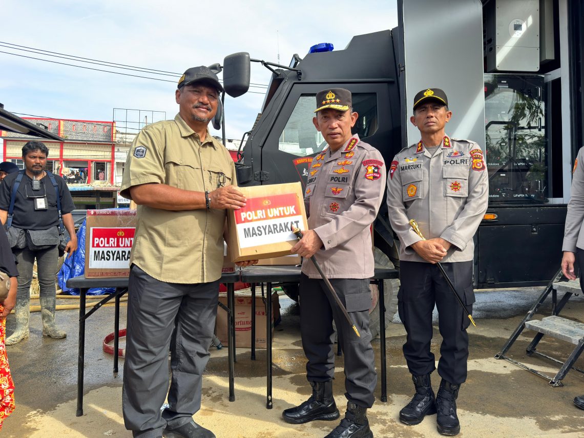 Kapolri di Tamiang Aceh Salurkan Bantuan