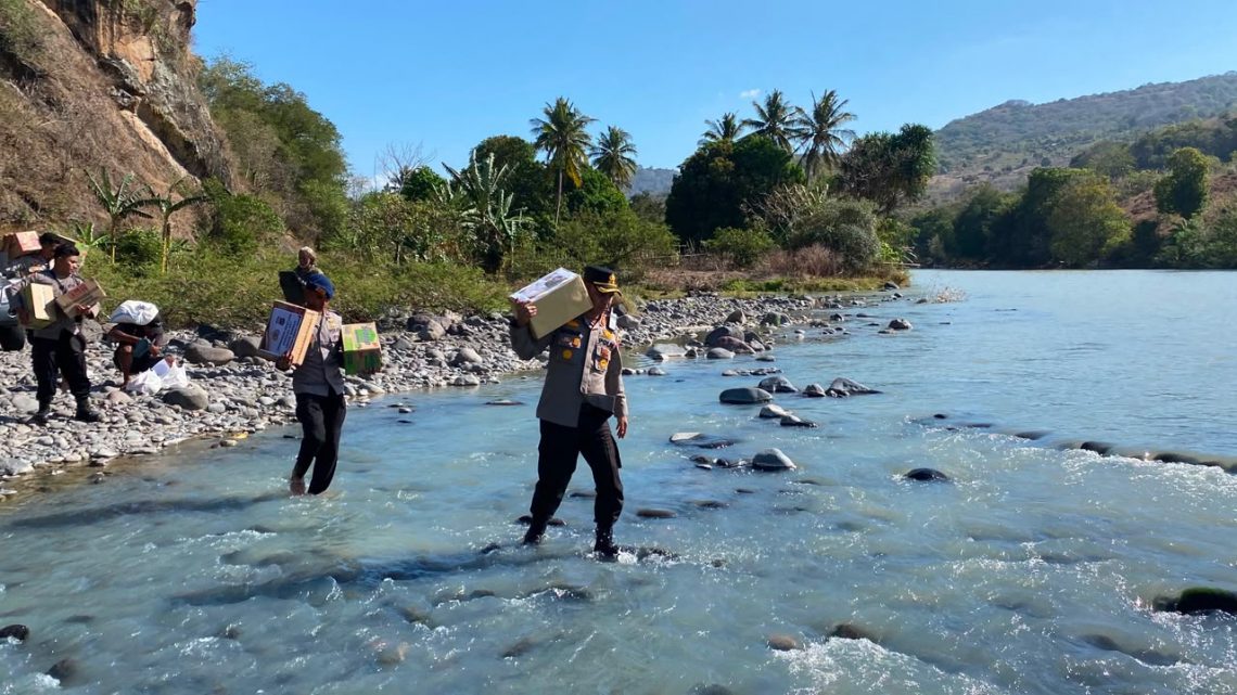 Bantuan Polda NTT Untuk  Warga Terdampak Gempa