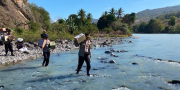 Bantuan Polda NTT Untuk  Warga Terdampak Gempa