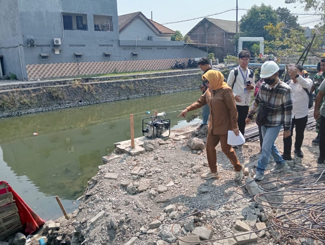 Wabup Marah Saat Sidak Perbaikan Rumah Pompa Sidokare
