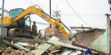 Satpol PP Tertibkan Jalur Frontage Road Sidoarjo